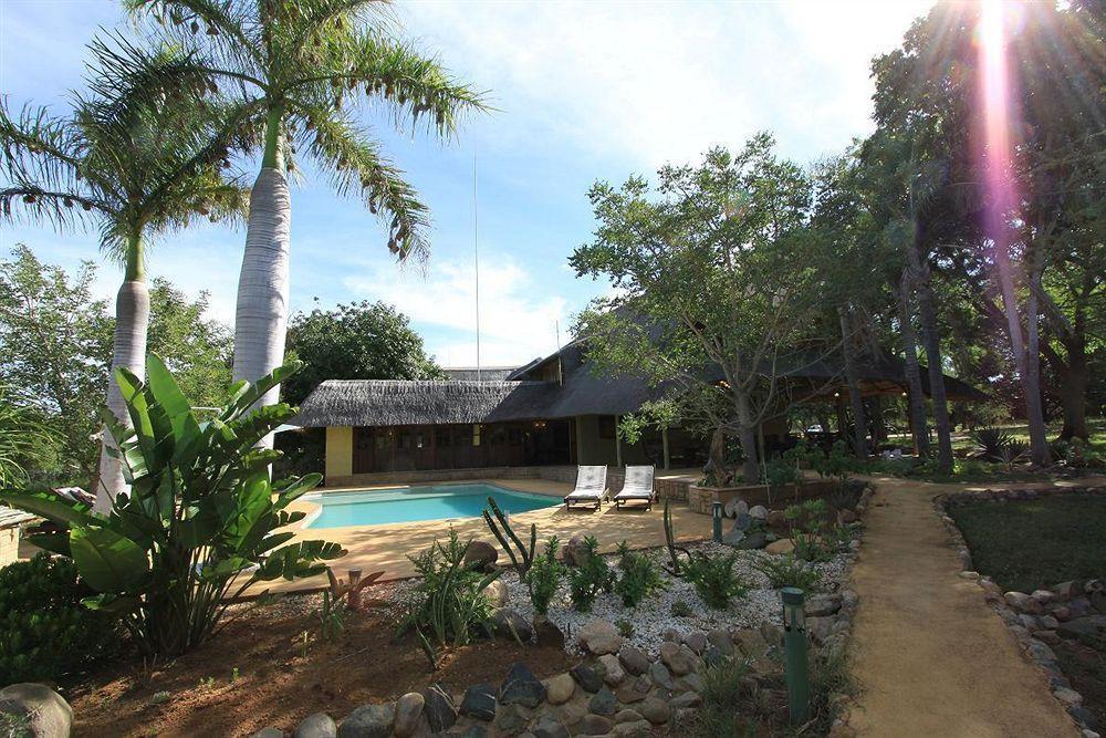 Kubu Safari Lodge โฮดสปรูท ภายนอก รูปภาพ